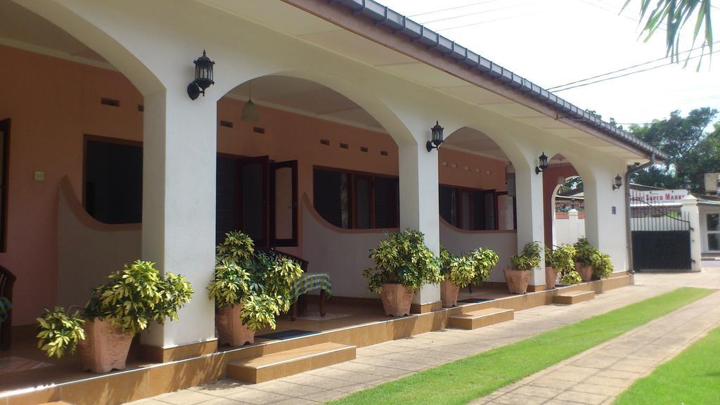 Ocean View Tourist Guest House At Negombo Beach Buitenkant foto