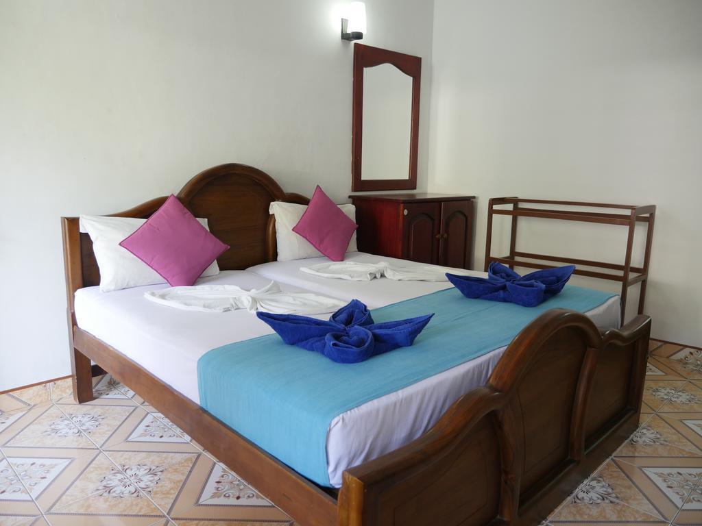 Ocean View Tourist Guest House At Negombo Beach Buitenkant foto